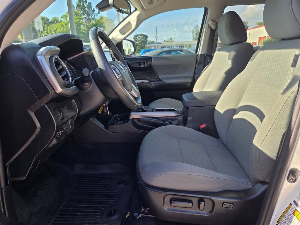 Used 2021 Toyota Tacoma SR5 RWD image 13