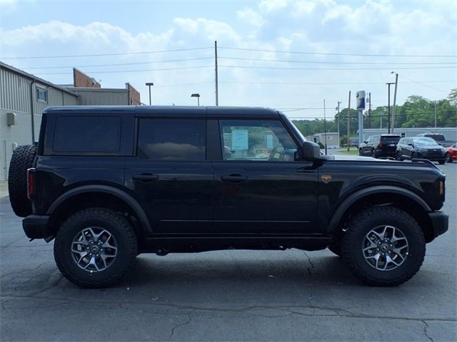 New 2025 Ford Bronco Badlands image 8