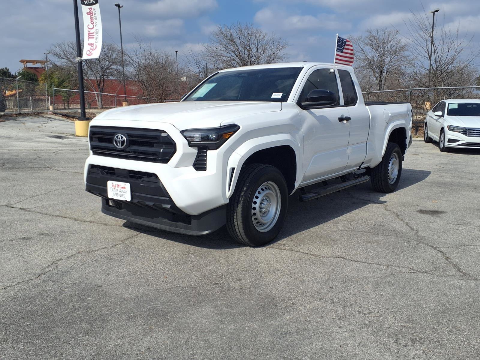 Used 2025 Toyota Tacoma SR image 1