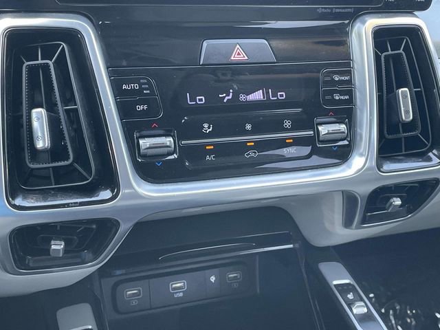 Certified 2022 Kia Sorento SX image 38