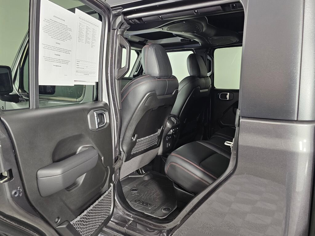 Used 2025 Jeep Gladiator Rubicon w/ Safety Group image 33