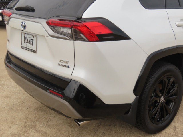 Used 2023 Toyota RAV4 XSE AWD/4WD image 10