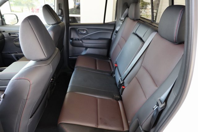 New 2025 Honda Ridgeline Black Edition image 13