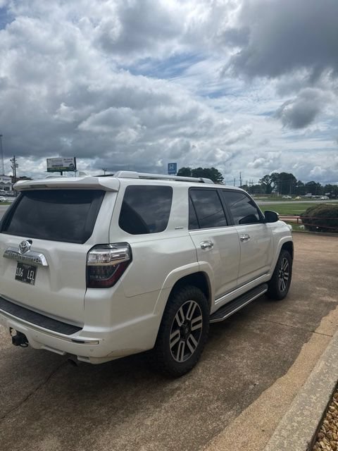Used 2017 Toyota 4Runner Limited AWD/4WD image 4
