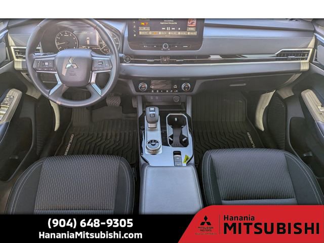 Used 2025 Mitsubishi Outlander ES image 16