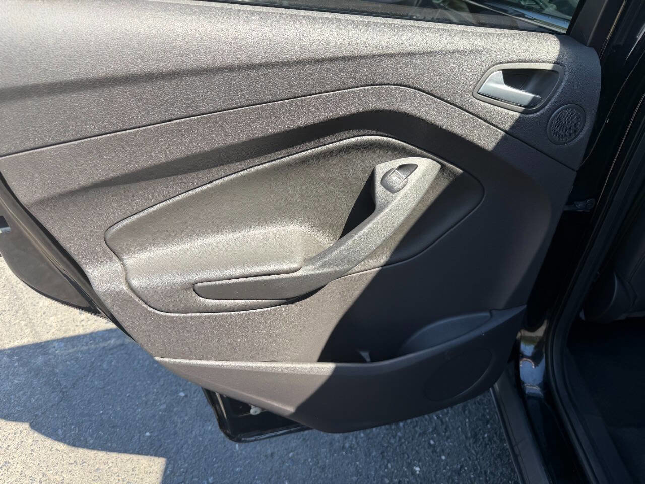 Used 2016 Ford Escape Titanium w/ Equipment Group 301A AWD/4WD image 33