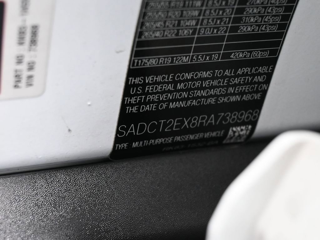 Used 2024 Jaguar F-PACE R-Dynamic S image 32