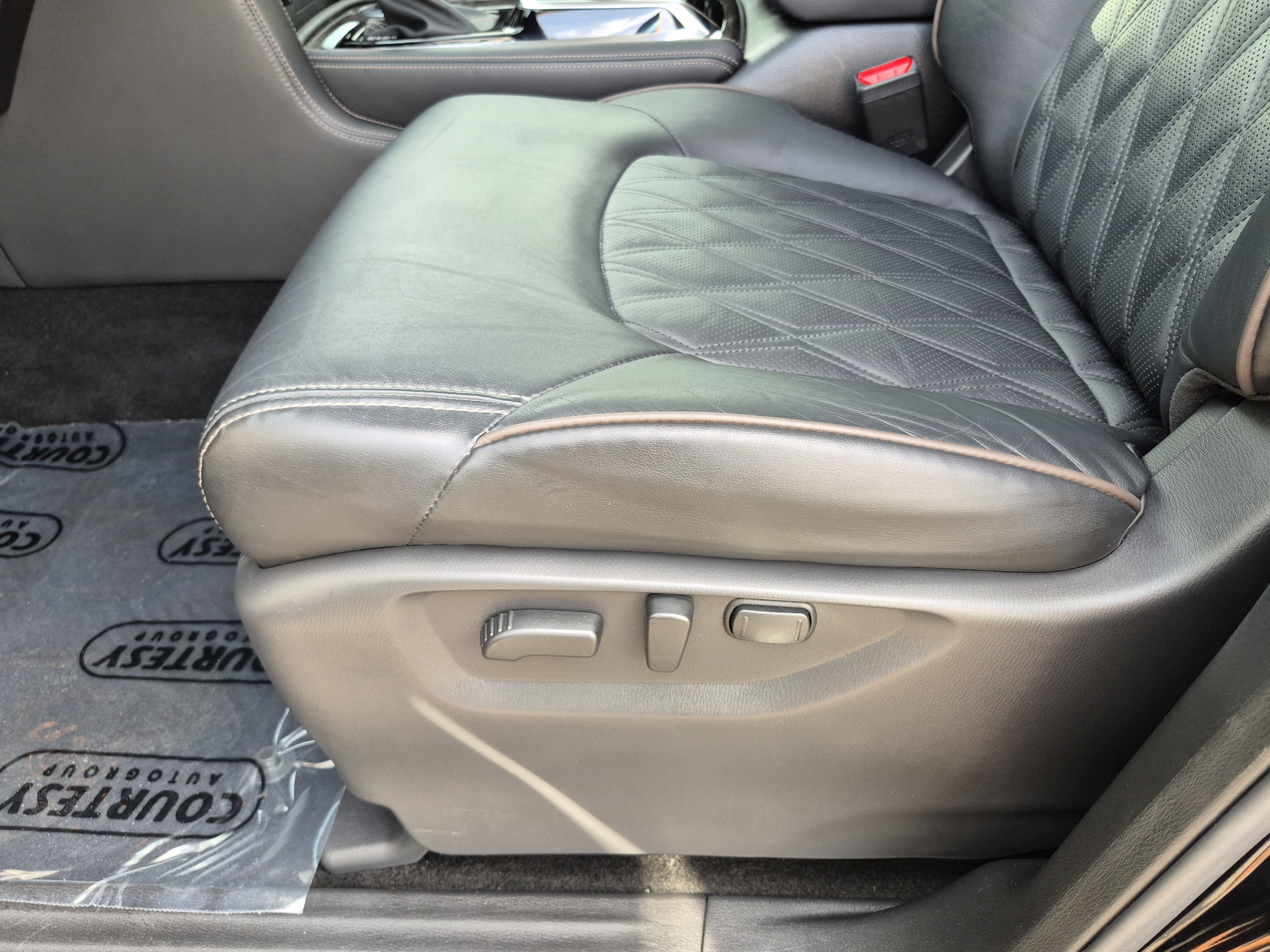Certified 2023 Nissan Armada Platinum w/ Captain's Chairs Package RWD image 25