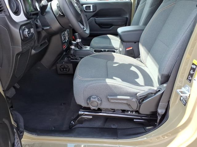 Used 2025 Jeep Gladiator Sport AWD/4WD image 12