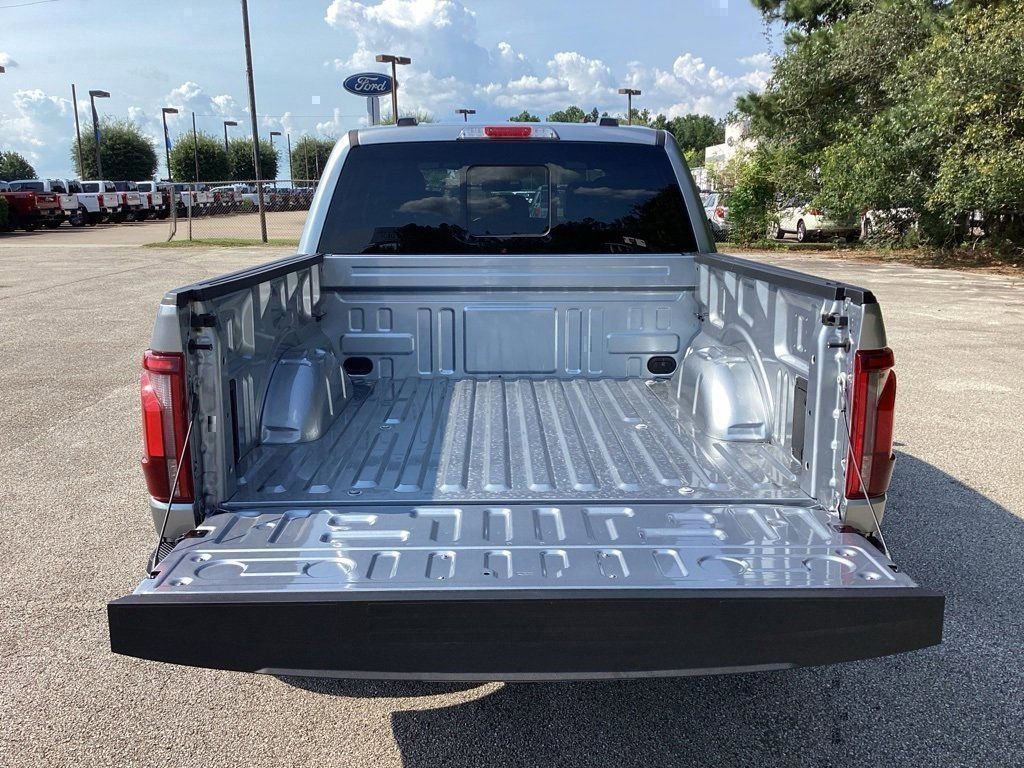 New 2025 Ford F150 Lariat w/ Equipment Group 501A Mid image 9