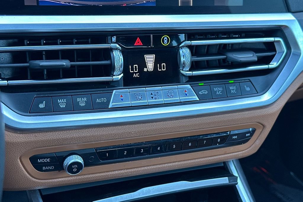 Used 2023 BMW 430i Coupe w/ Premium Package image 22