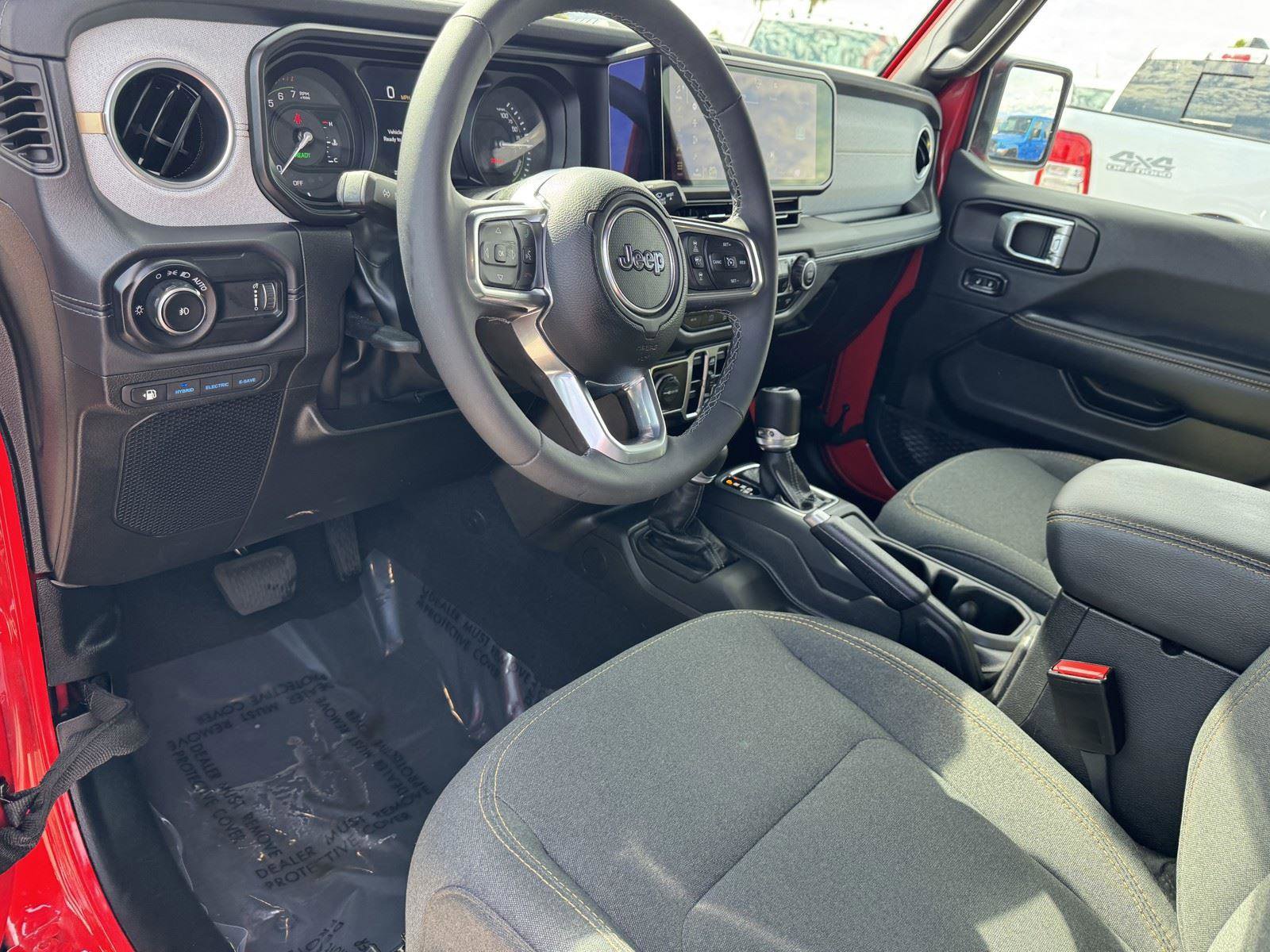 Certified 2025 Jeep Wrangler Sahara w/ Safety Group AWD/4WD image 14