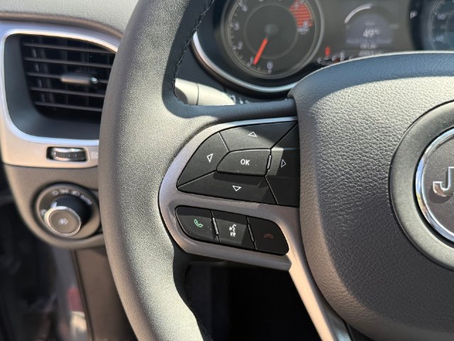 Used 2022 Jeep Cherokee Latitude Lux w/ Sun & Sound Group AWD/4WD image 16