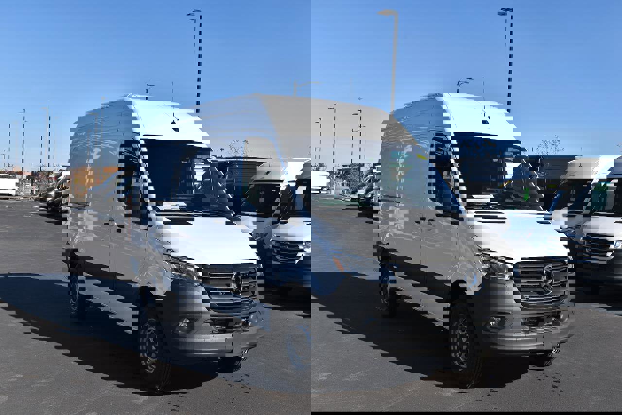 New 2025 Mercedes-Benz Sprinter 2500 image 3