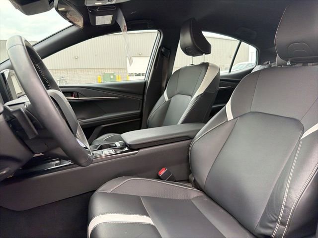 Certified 2025 Toyota Camry SE image 11