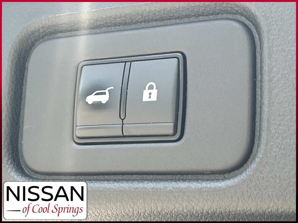 Used 2023 Nissan Pathfinder Platinum FWD image 15