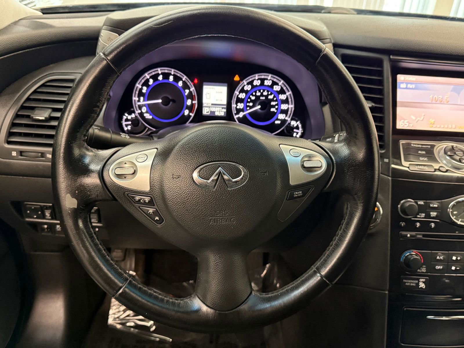 Used 2016 INFINITI QX70 3.7 image 30