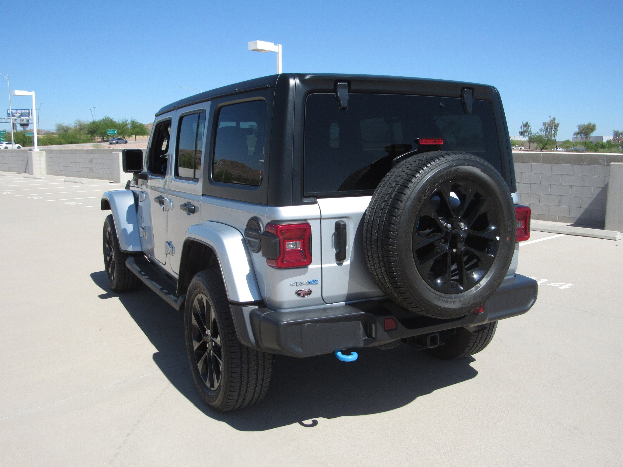 Used 2023 Jeep Wrangler Sahara w/ Cold Weather Group image 6