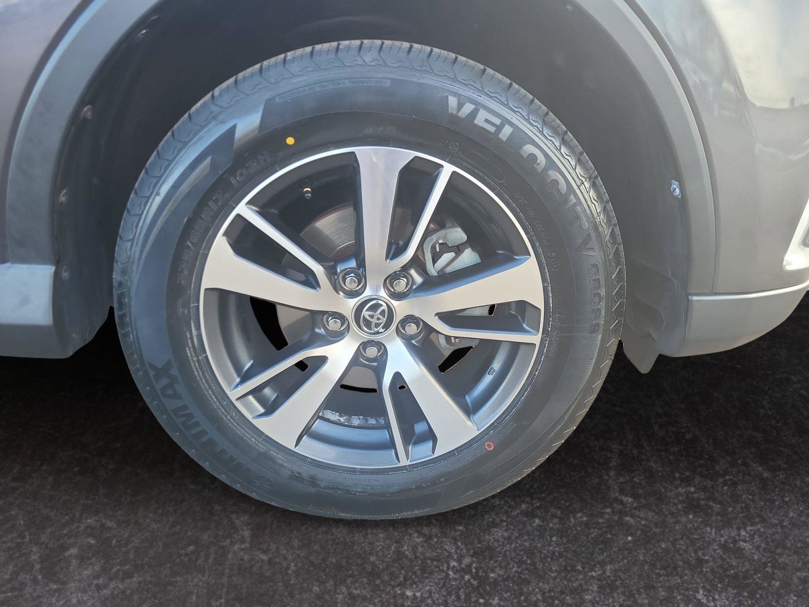 Used 2018 Toyota RAV4 XLE image 29