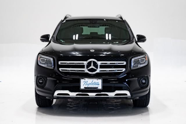 Used 2023 Mercedes-Benz GLB 250 4MATIC w/ Premium Package image 4