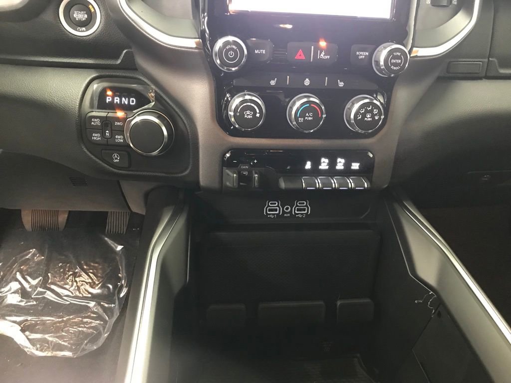 New 2026 RAM 1500 4x4 Crew Cab image 24