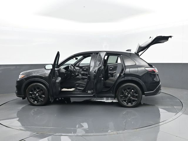 Used 2025 Honda HR-V Sport image 30