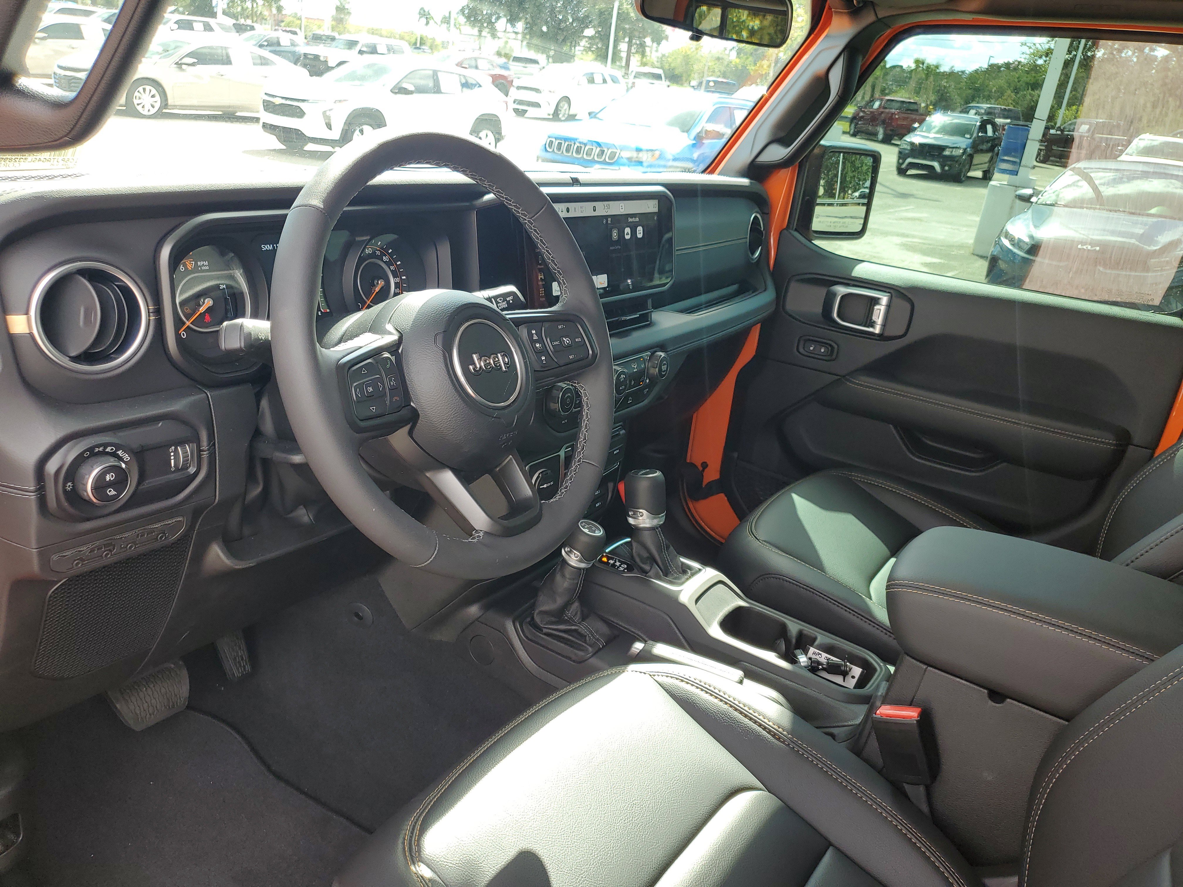 Used 2025 Jeep Gladiator Sport image 17