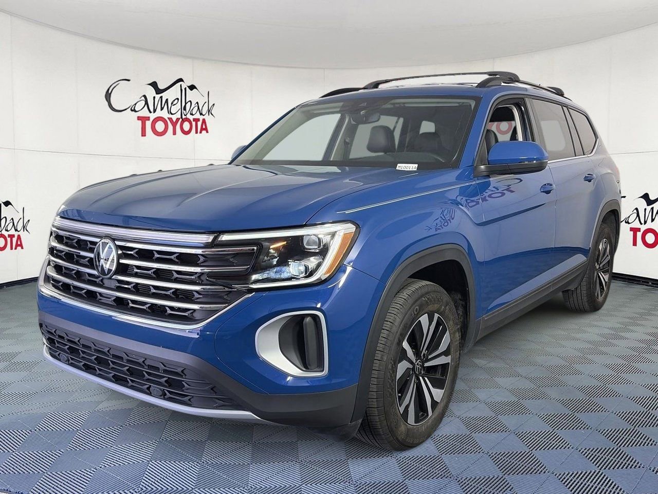 Used 2025 Volkswagen Atlas SE AWD/4WD image 2