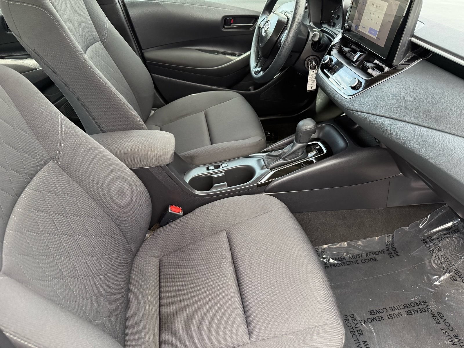 Used 2025 Toyota Corolla LE FWD image 30