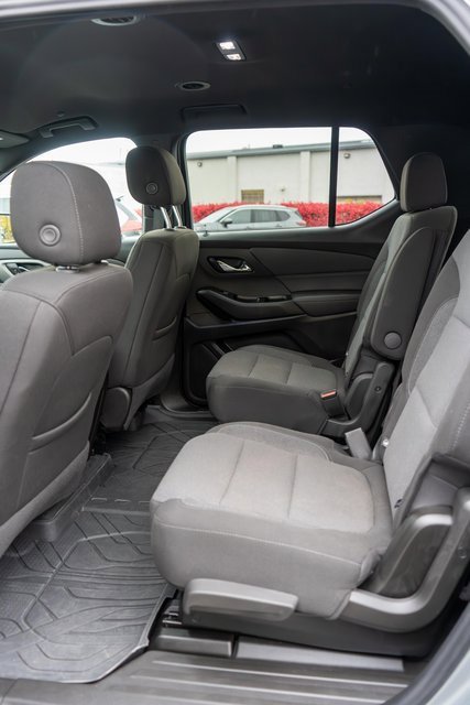 Used 2023 Chevrolet Traverse LT image 13