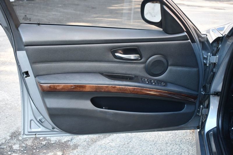 Used 2011 BMW 335i xDrive Sedan image 16