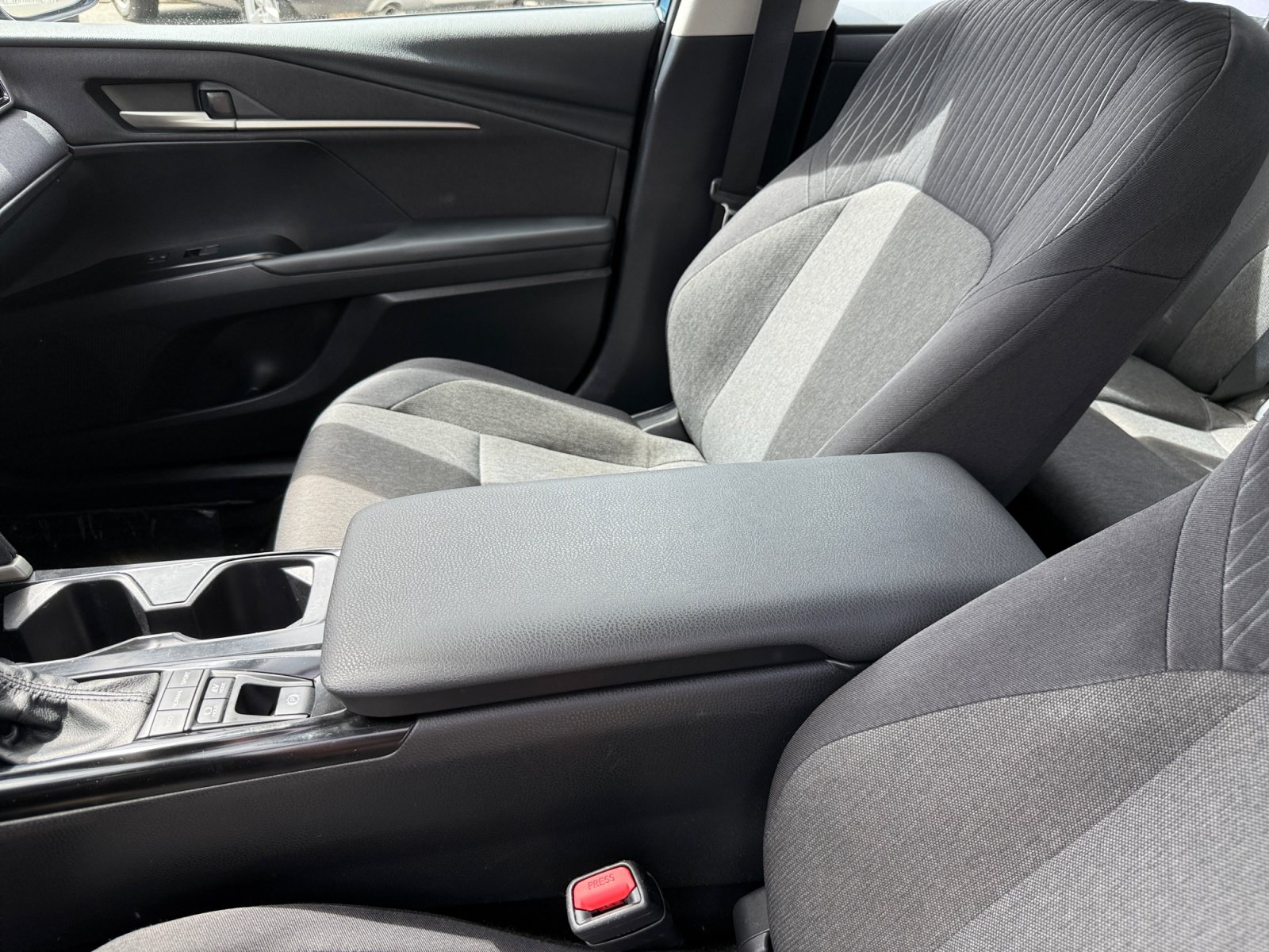 Used 2025 Toyota Camry LE FWD image 14