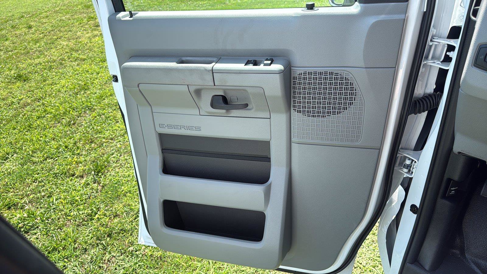 New 2027 Ford E-350 and Econoline 350 Super Duty w/ Power Equipment Group RWD image 21