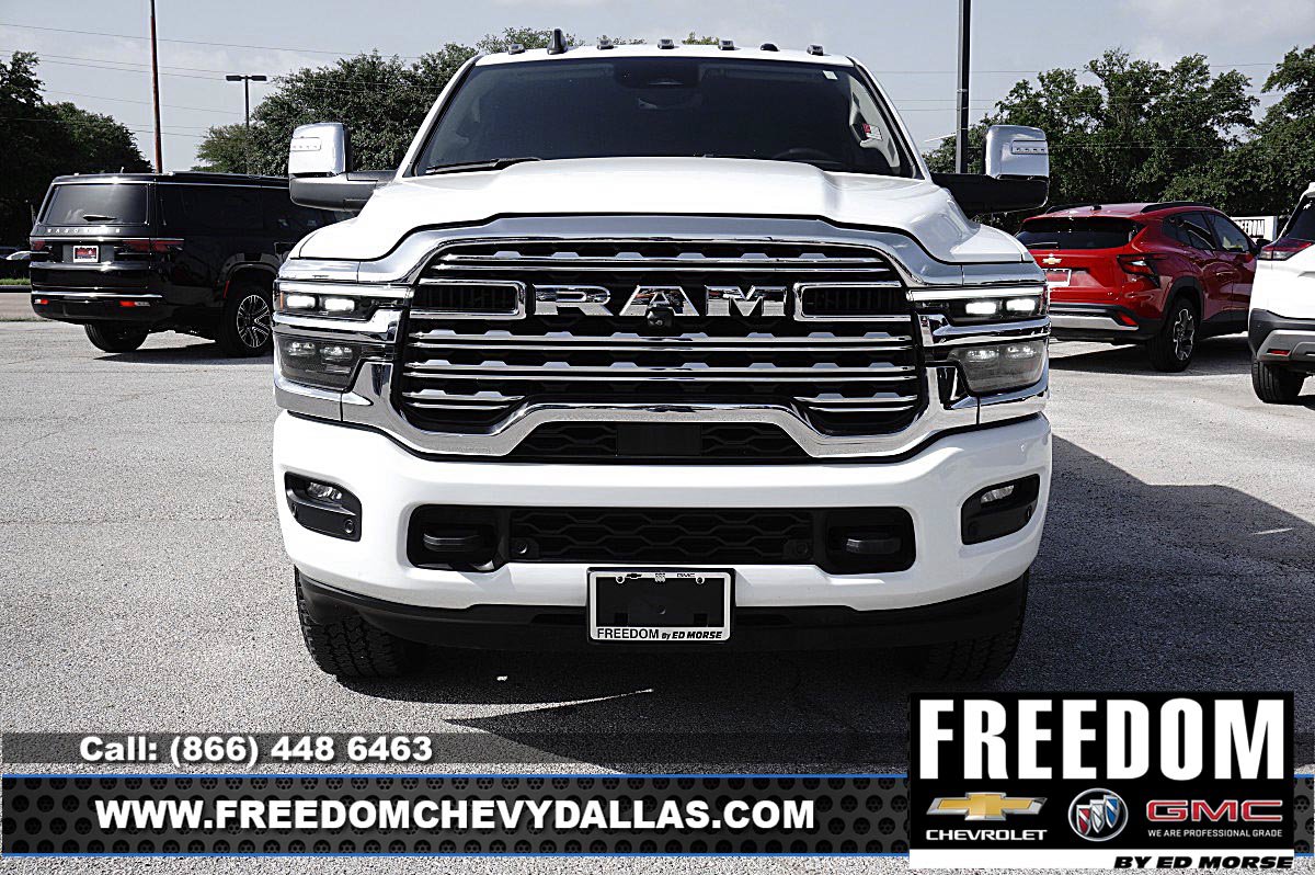 Used 2025 RAM 2500 Limited AWD/4WD image 2