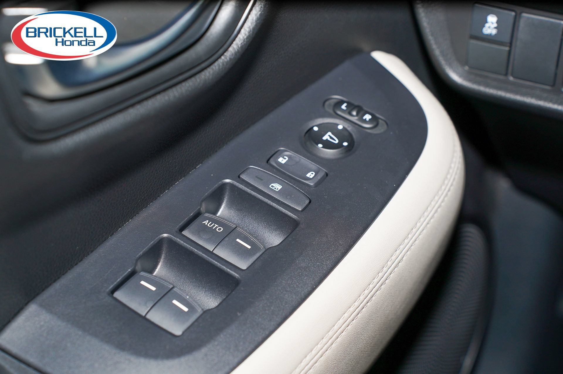 Certified 2024 Honda HR-V LX image 28
