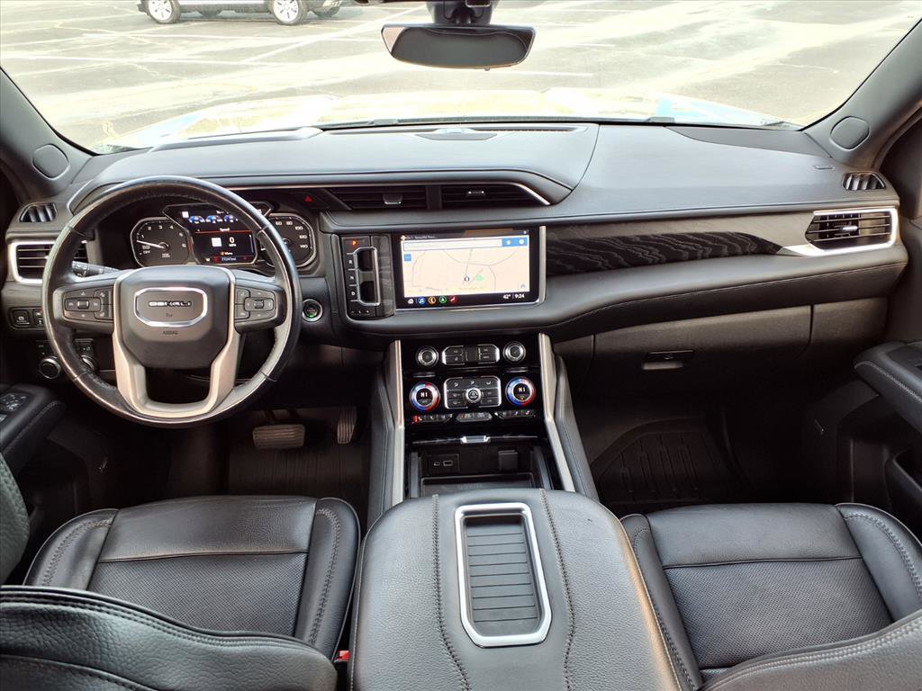 Used 2021 GMC Yukon Denali w/ Denali Premium Package image 30