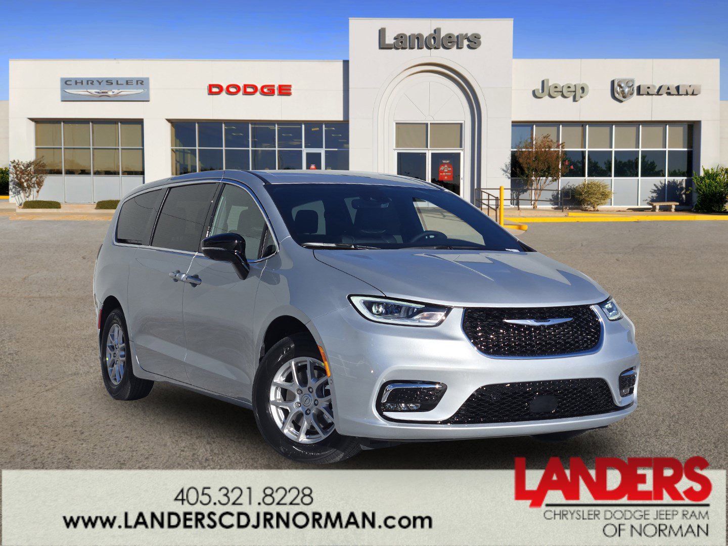 New 2026 Chrysler Pacifica Select image 1