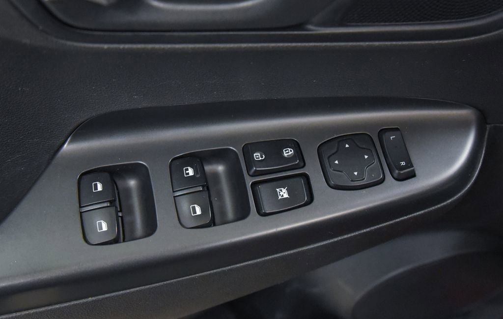 Used 2019 Hyundai Kona SE image 15