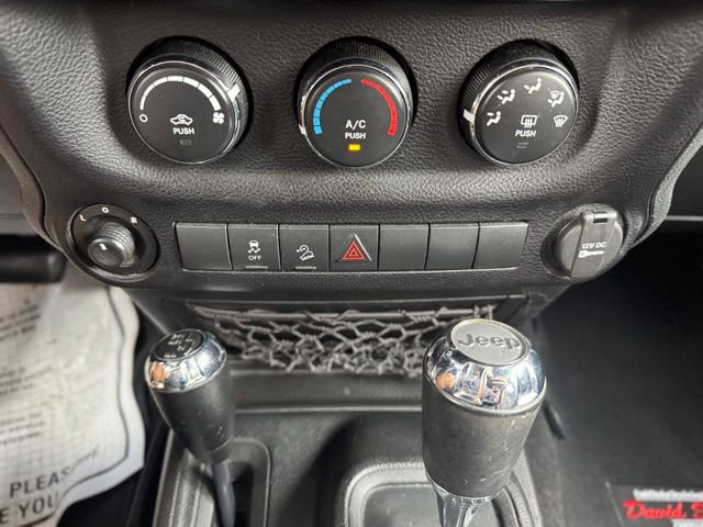 Used 2015 Jeep Wrangler Unlimited Sport w/ Quick Order Package 24S AWD/4WD image 15