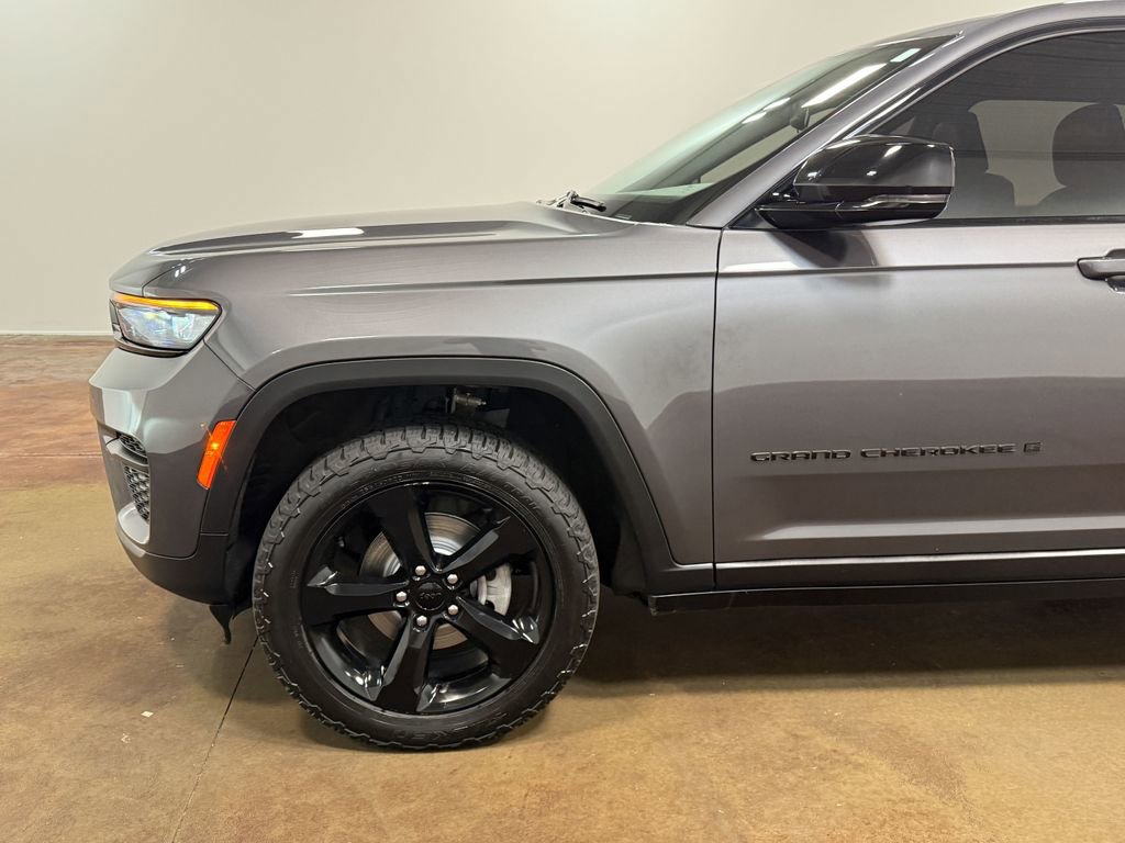 Used 2022 Jeep Grand Cherokee Altitude AWD/4WD image 38