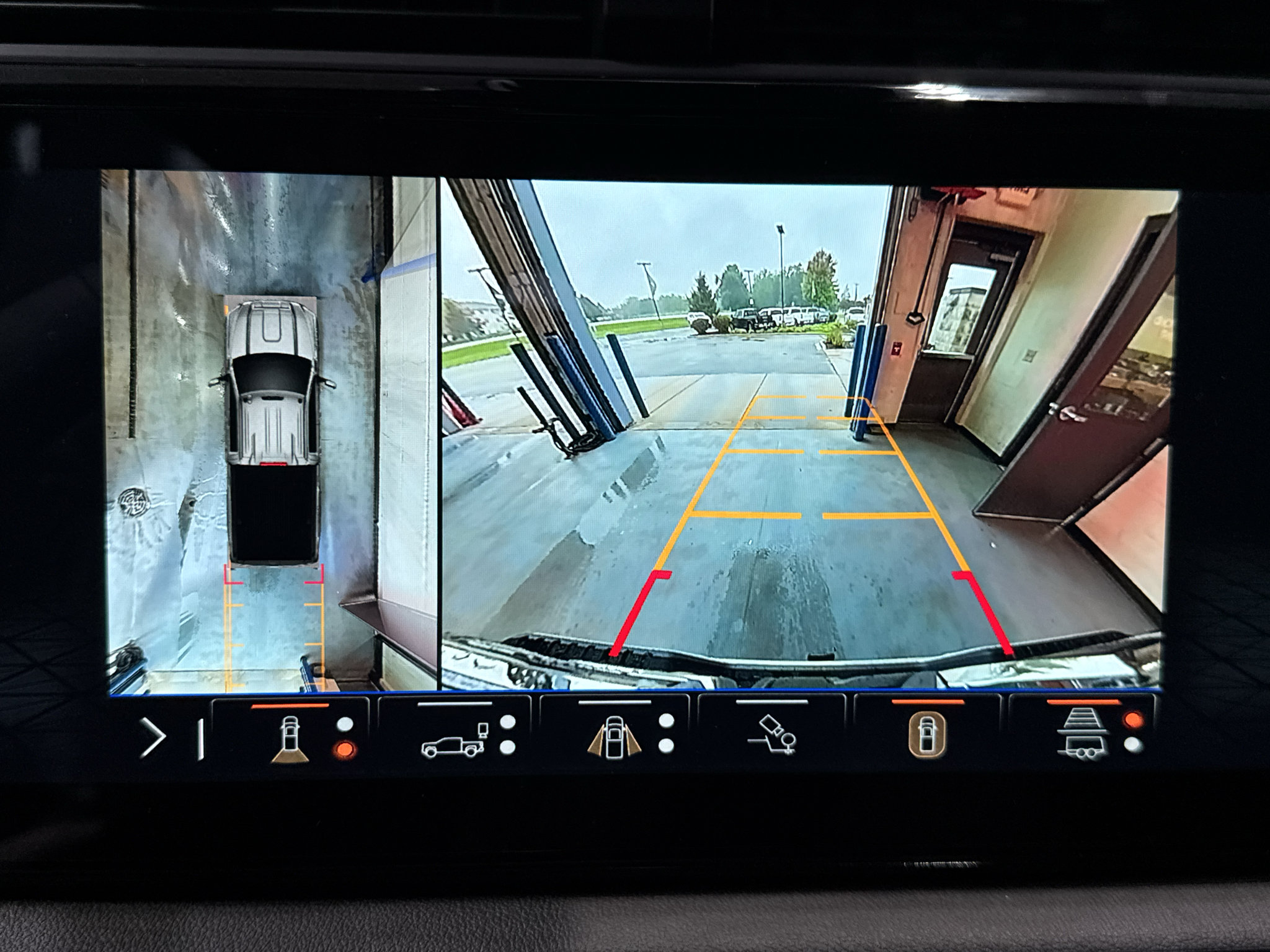 New 2026 GMC Sierra 2500 AT4 w/ AT4 Premium Plus Package AWD/4WD image 34