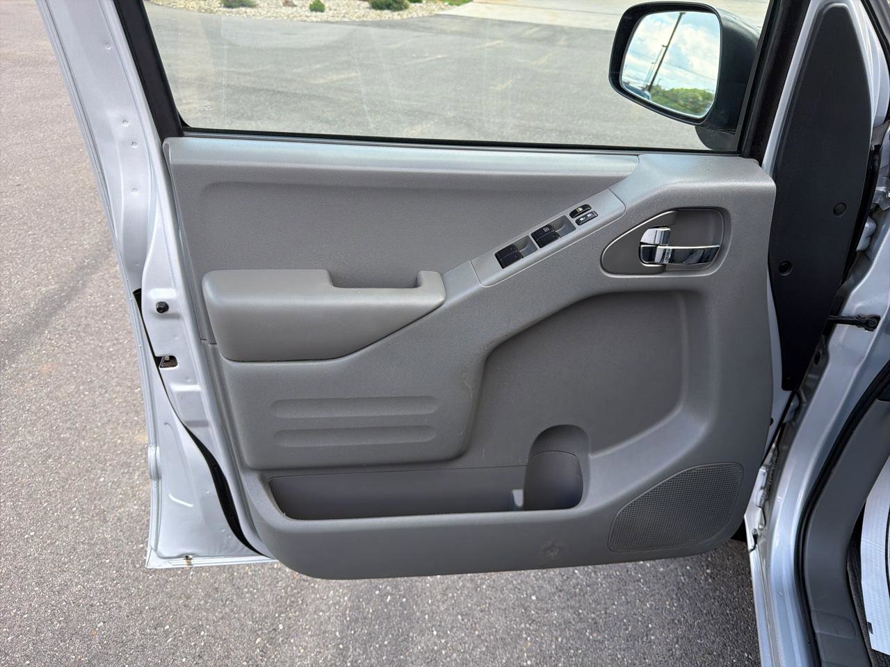 Used 2020 Nissan Frontier SV AWD/4WD image 8
