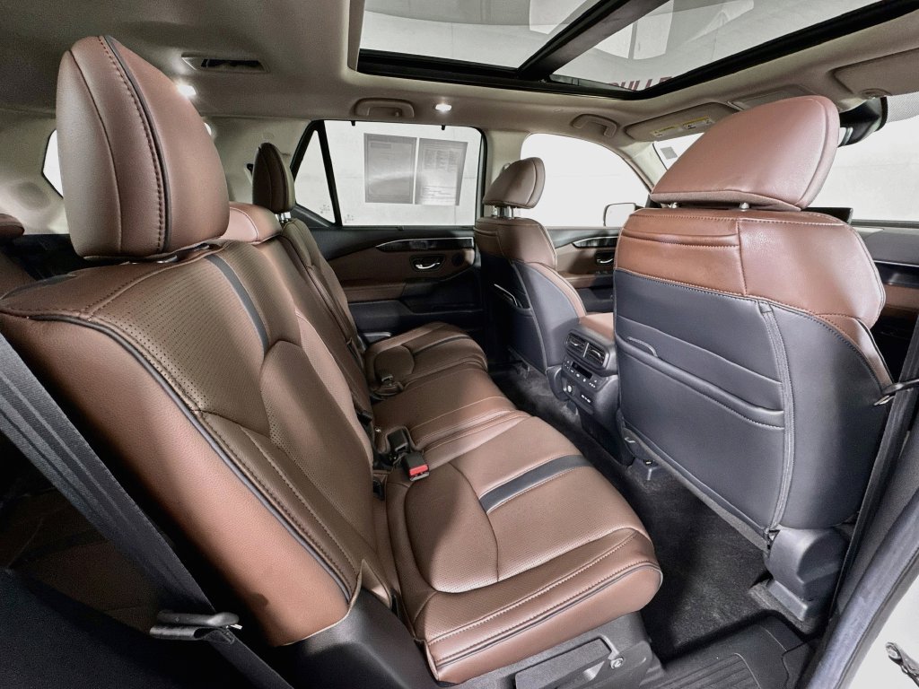 Used 2024 Honda Pilot Elite image 29