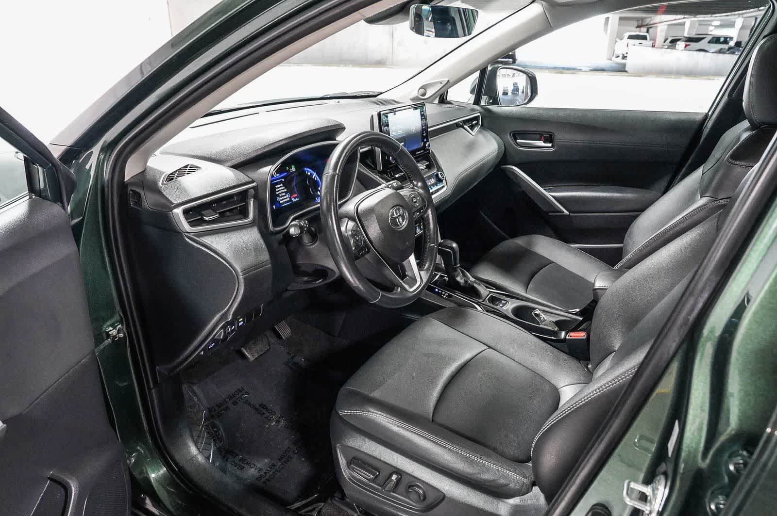 Certified 2022 Toyota Corolla Cross XLE w/ Convenience Package AWD/4WD image 19