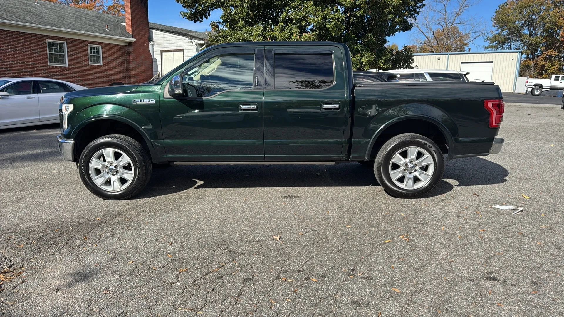 Used 2015 Ford F150 Lariat w/ Equipment Group 502A Luxury image 8