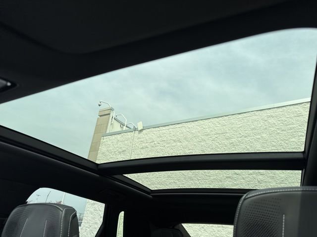 Used 2025 Cadillac Lyriq Luxury w/ LPO, Floor Liner Package image 21