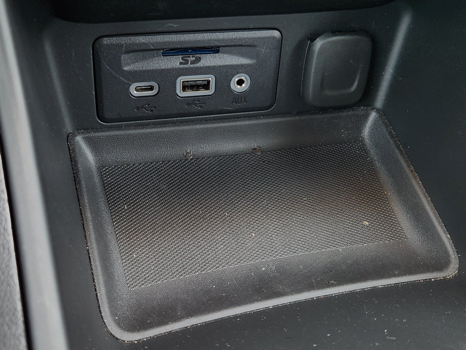 Used 2023 GMC Terrain SLT w/ LPO, Floor Liner Package FWD image 16