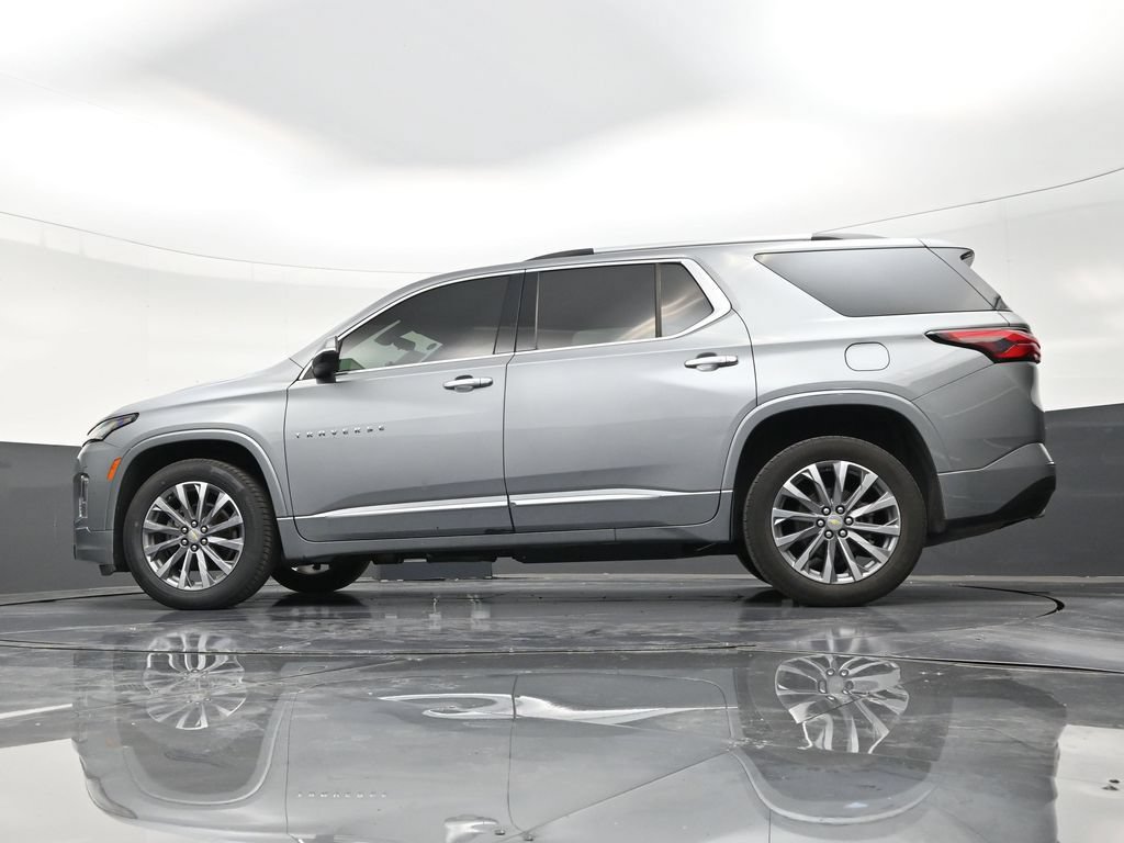Used 2023 Chevrolet Traverse Premier FWD image 21