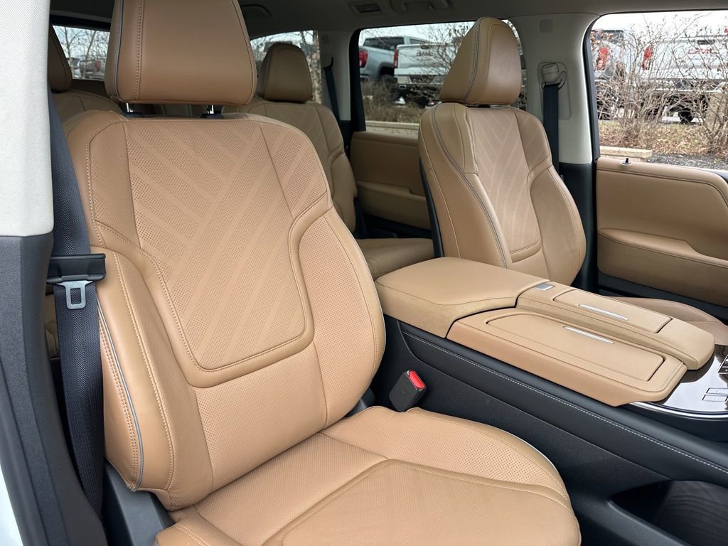 New 2026 INFINITI QX80 Luxe w/ Exterior Package image 18