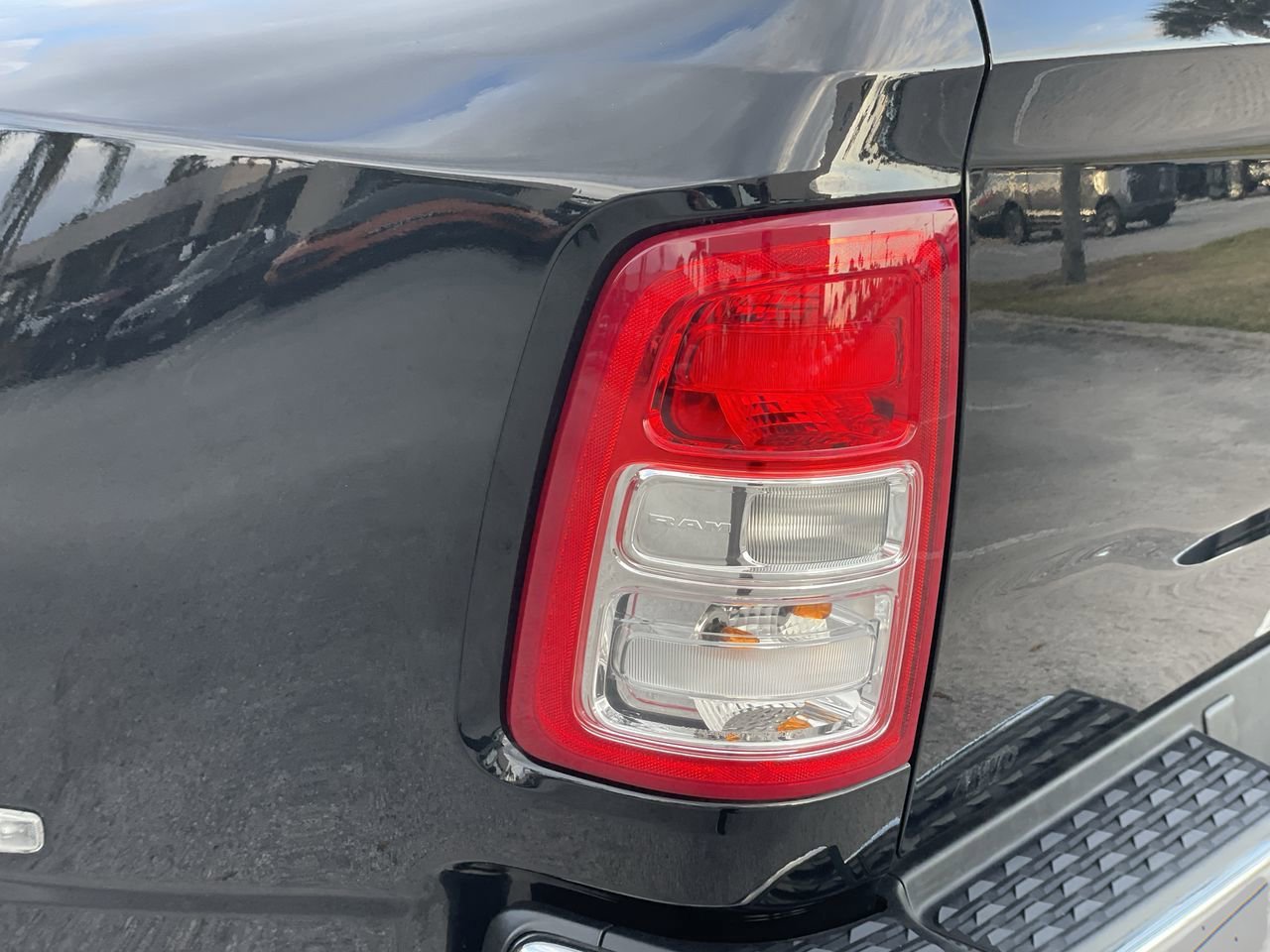 Used 2024 RAM 3500 Tradesman w/ Chrome Appearance Group image 7